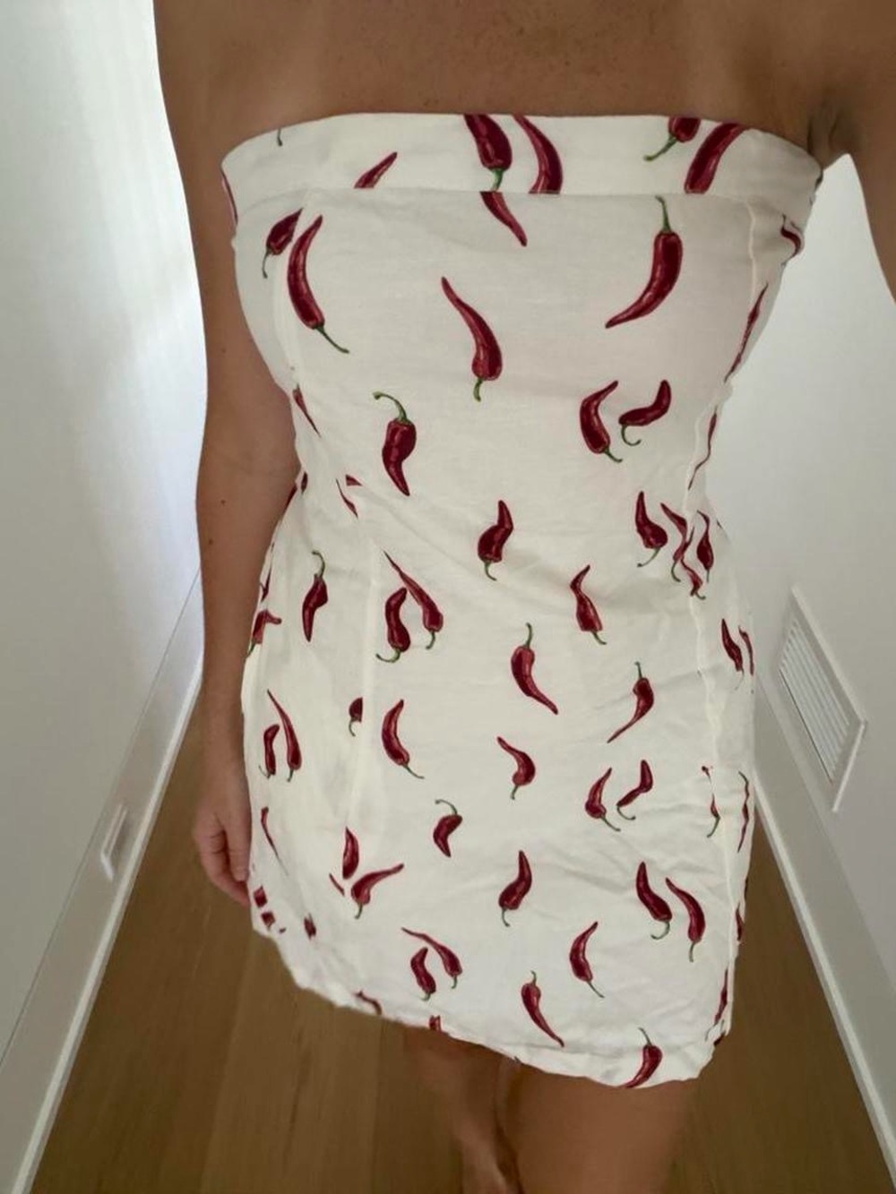 Jessica Simpson White Strapless Mini Dress with Red Chili Print